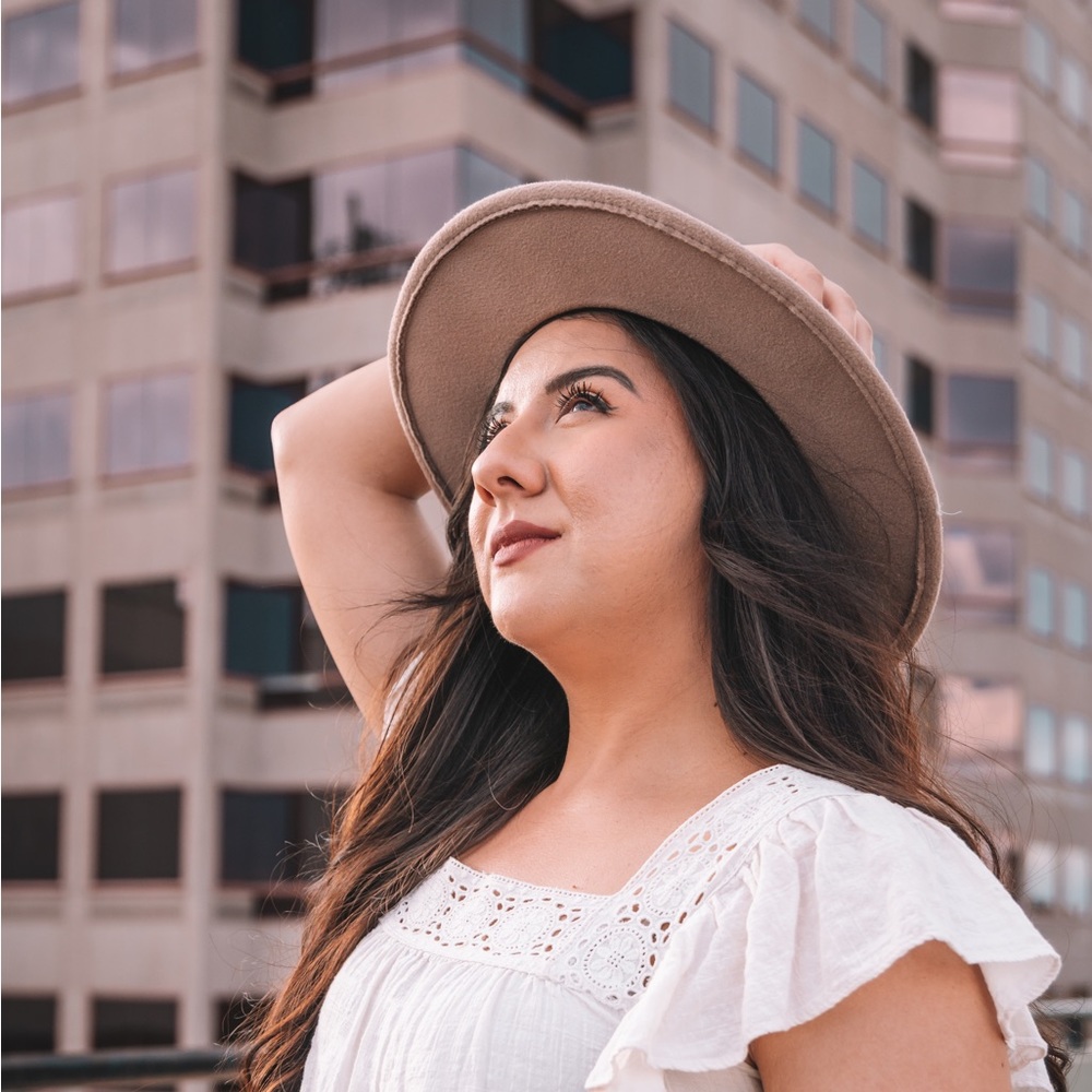 Meet your Posher, Noemi